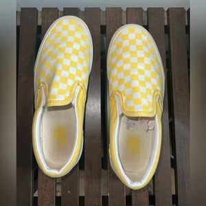 Vans kids white/yellow checkered slip ons 4.5